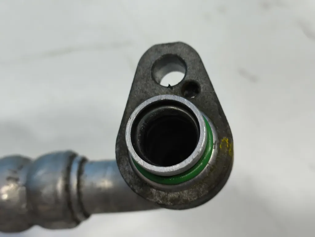 Трубка кондиционера Kia Ceed 1 2010-2012