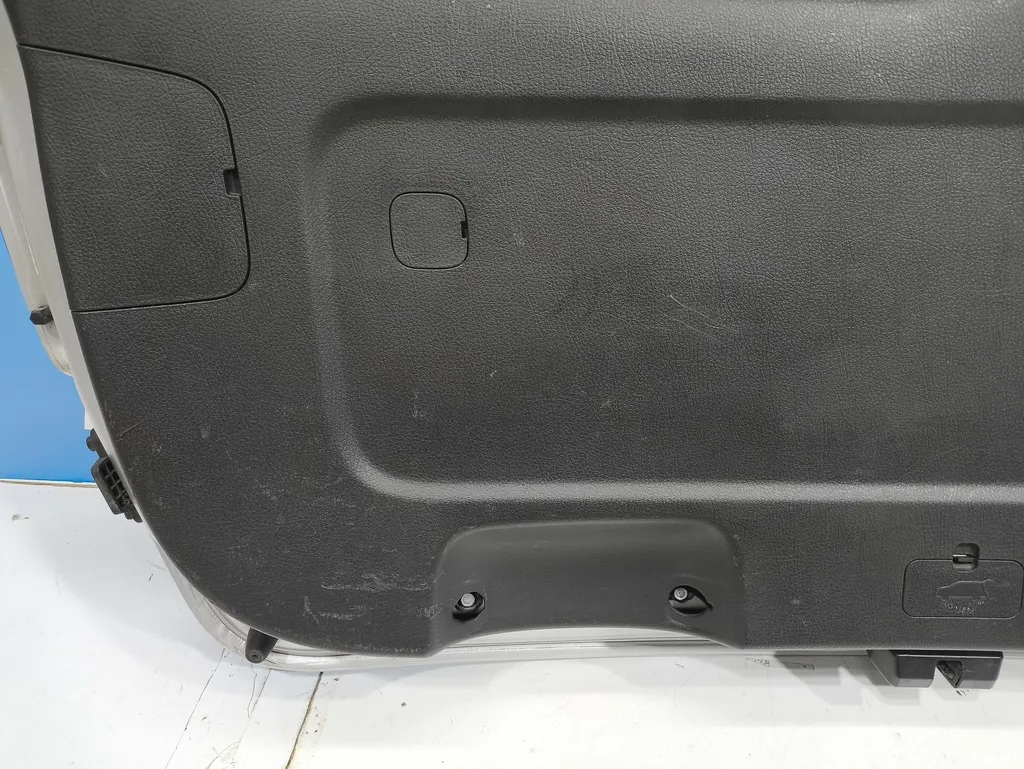 Обшивка крышки багажника Kia Sorento 2 XM FL 2012-2020