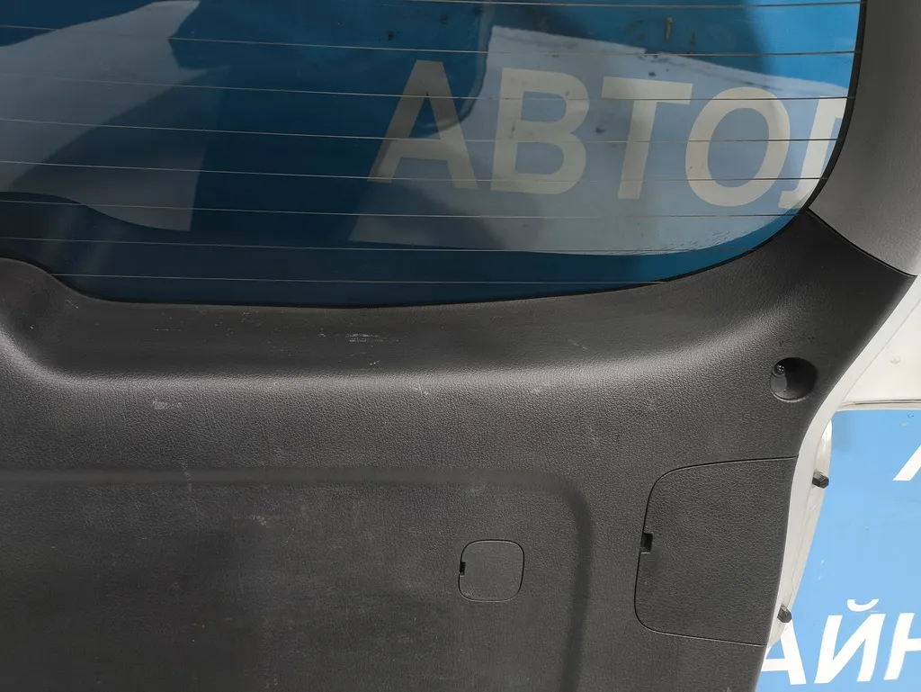 Обшивка крышки багажника Kia Sorento 2 XM FL 2012-2020