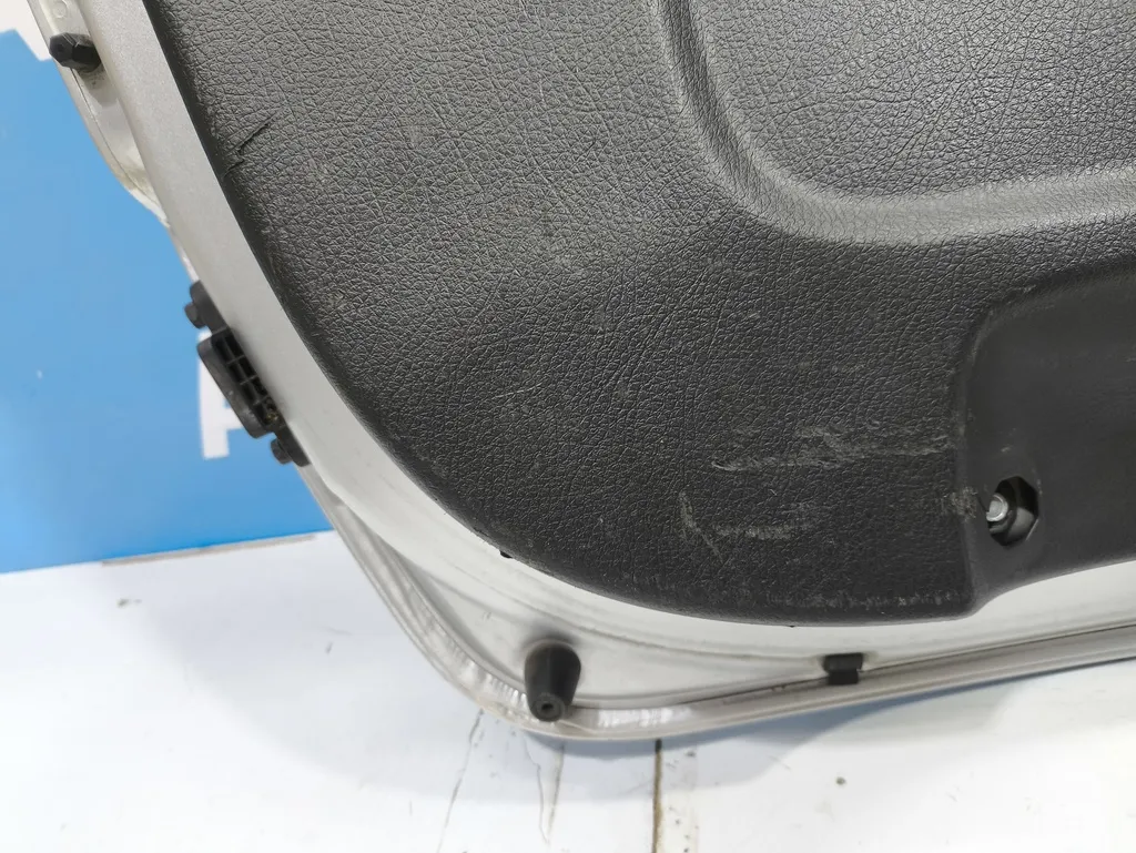 Обшивка крышки багажника Kia Sorento 2 XM FL 2012-2020