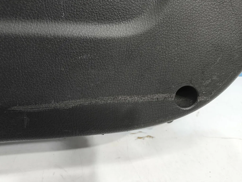 Обшивка крышки багажника Kia Sorento 2 XM FL 2012-2020