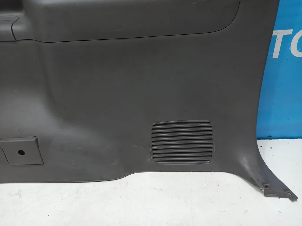 Обшивка багажника Hyundai Grand Starex 2007-2015