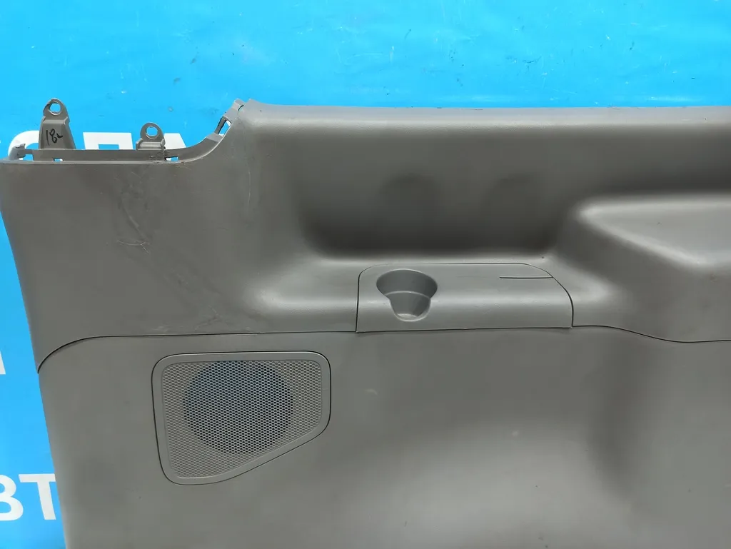 Обшивка багажника Hyundai Grand Starex 2007-2015