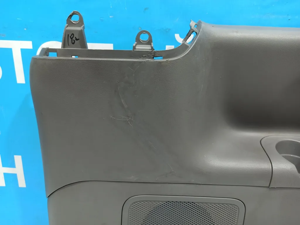 Обшивка багажника Hyundai Grand Starex 2007-2015