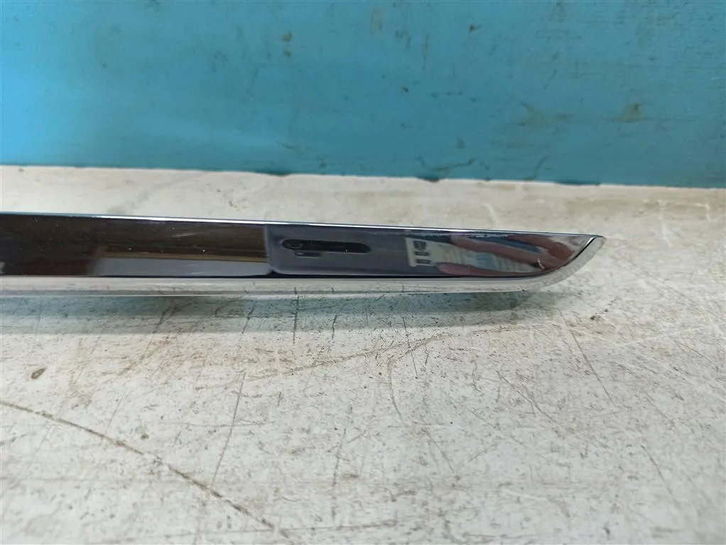 Молдинг бампера передний Lada  Vesta 2015- н.в.