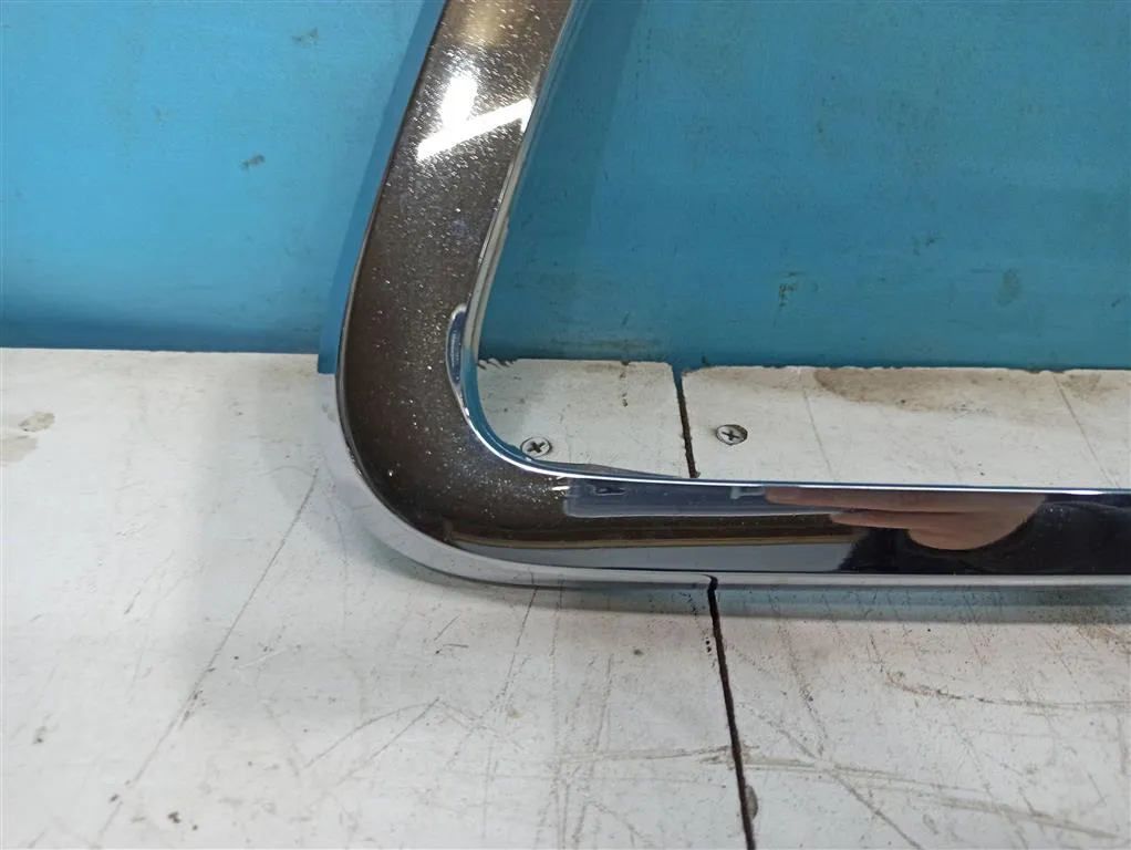 Молдинг бампера передний Lada  Vesta 2015- н.в.