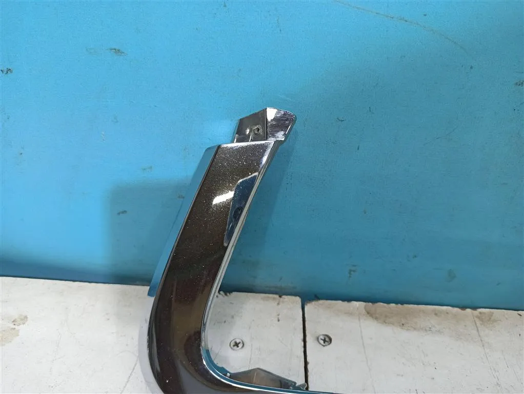 Молдинг бампера передний Lada  Vesta 2015- н.в.