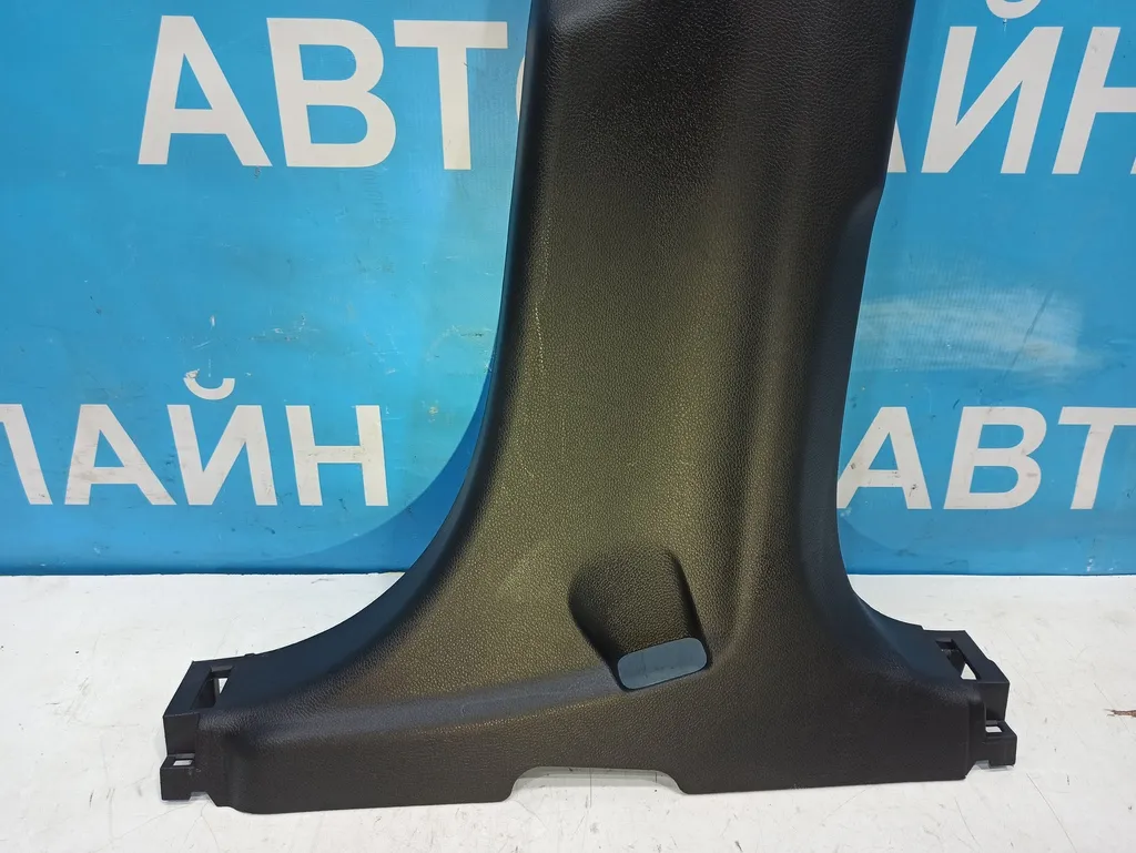 Обшивка средней стойки правой Hyundai Santa Fe 3 DM 2015-2018 Рестайли