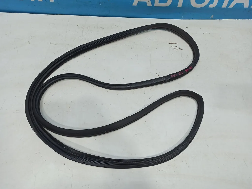 Уплотнитель дверного проема Hyundai Santa Fe 3 DM 2015-2018 Рестайлинг