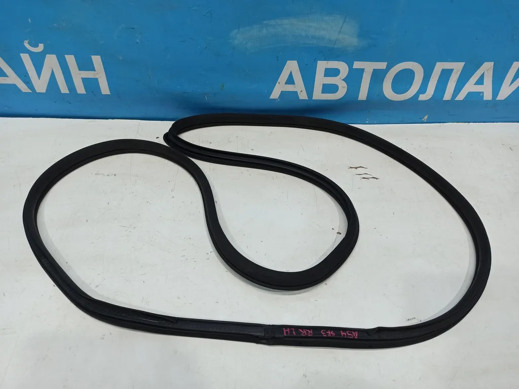 Уплотнитель дверного проема Hyundai Santa Fe 3 DM 2015-2018 Рестайлинг