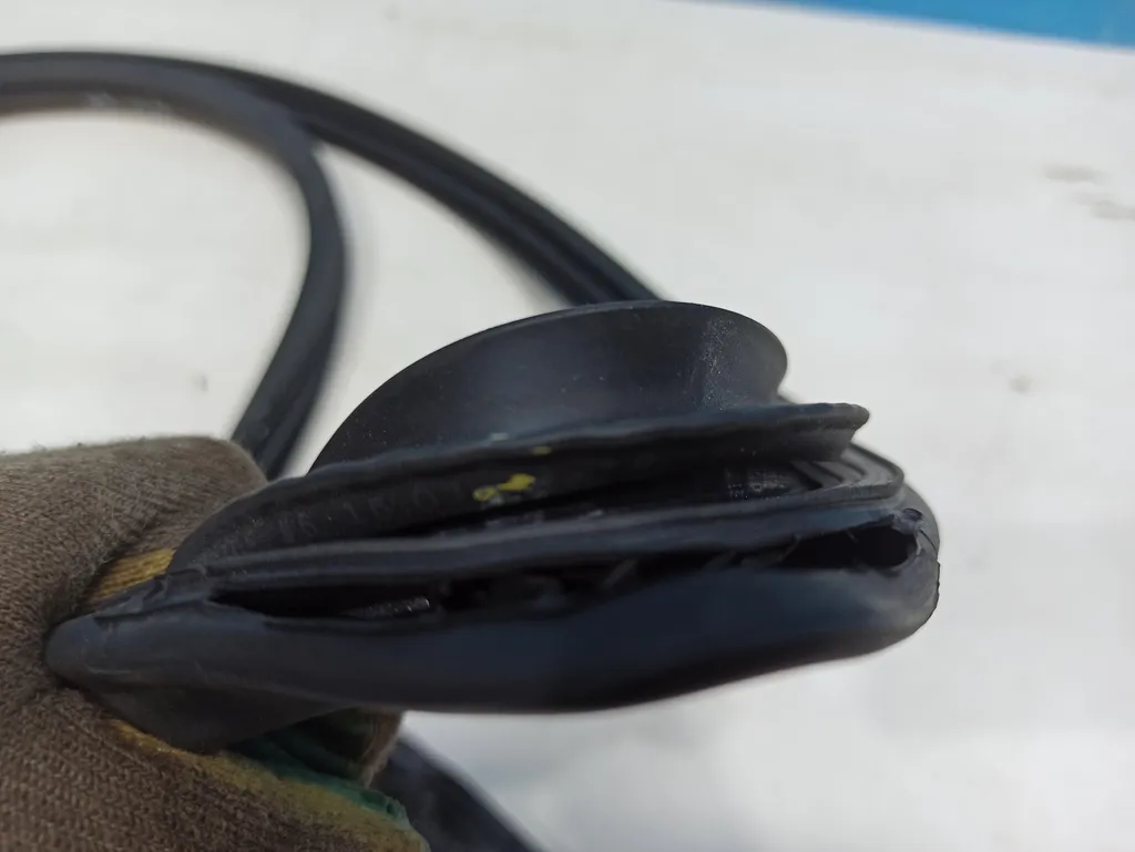 Уплотнитель дверного проема Hyundai Santa Fe 3 DM 2015-2018 Рестайлинг