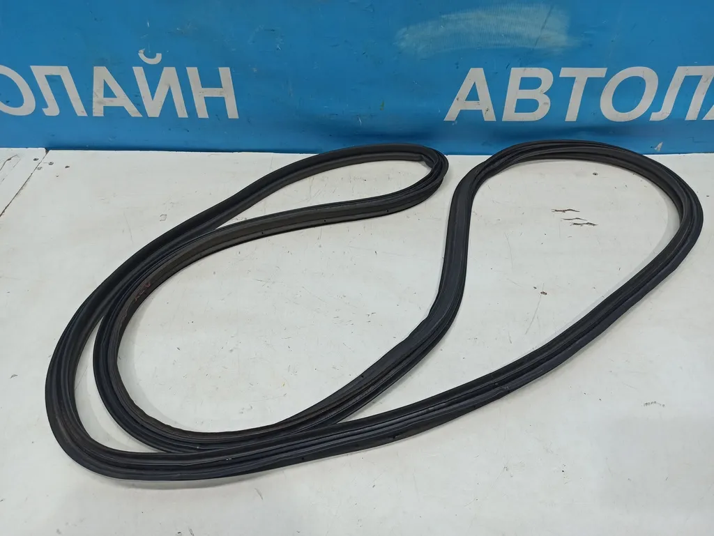 Уплотнитель крышки багажника Hyundai Santa Fe 3 DM 2015-2018 Рестайлин