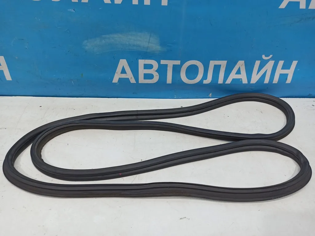 Уплотнитель крышки багажника Hyundai Santa Fe 3 DM 2015-2018 Рестайлин