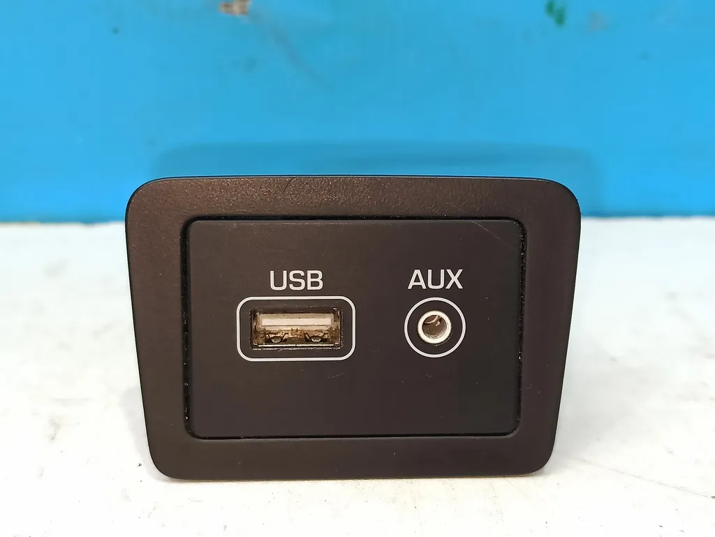 Блок AUX USB Hyundai Santa Fe 3 DM 2015-2018 Рестайлинг