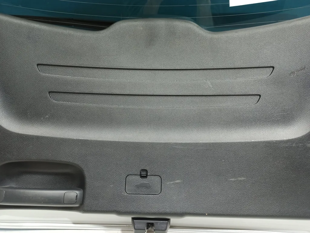 Обшивка двери багажника Hyundai Santa Fe 3 DM 2015-2018 Рестайлинг