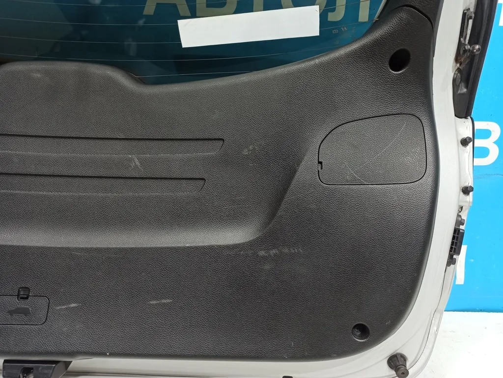 Обшивка двери багажника Hyundai Santa Fe 3 DM 2015-2018 Рестайлинг