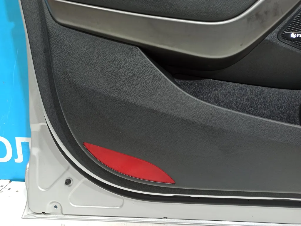 Обшивка двери передней левой Hyundai Santa Fe 3 DM 2015-2018 Рестайлин