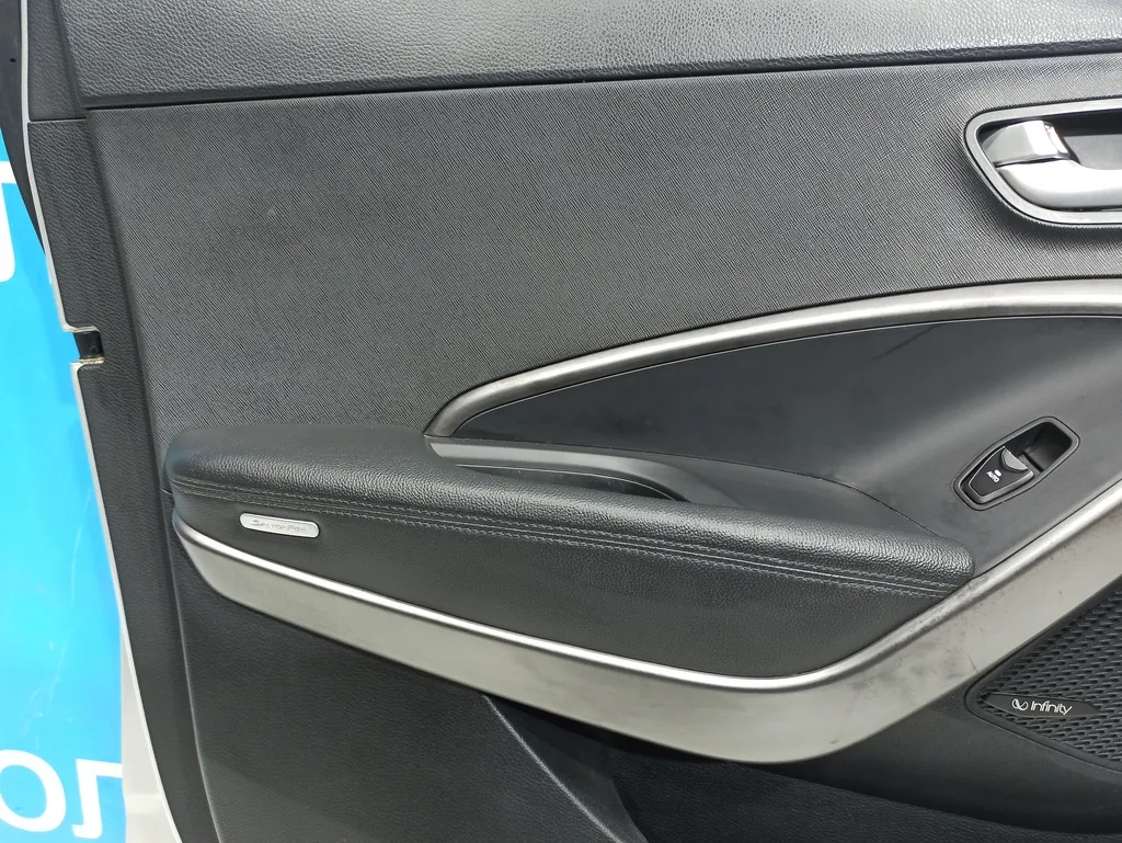 Обшивка двери передней левой Hyundai Santa Fe 3 DM 2015-2018 Рестайлин