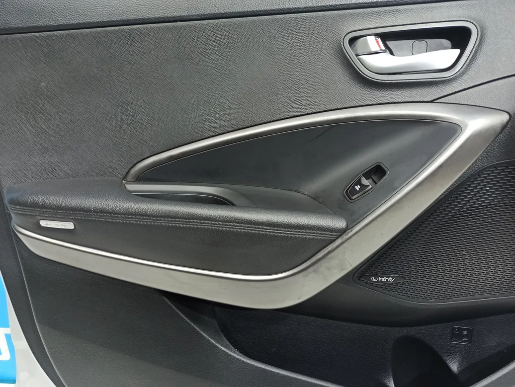 Обшивка двери передней левой Hyundai Santa Fe 3 DM 2015-2018 Рестайлин