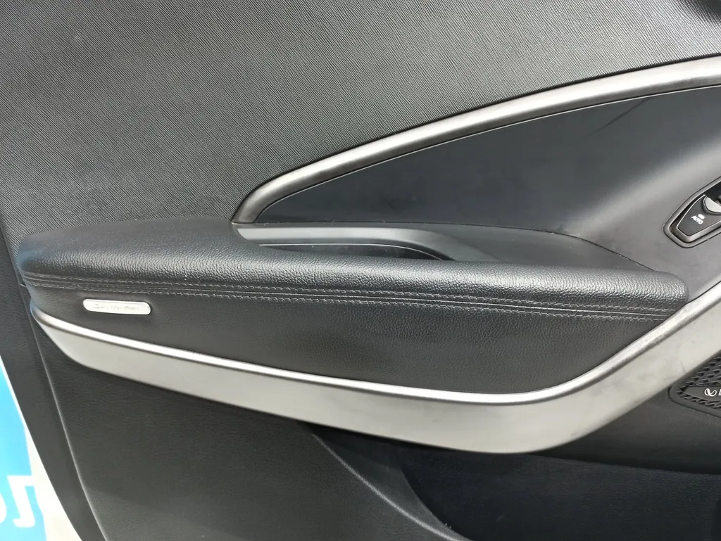 Обшивка двери передней левой Hyundai Santa Fe 3 DM 2015-2018 Рестайлин