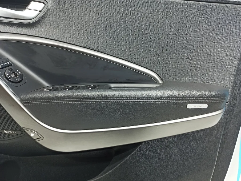 Обшивка двери передней правой Hyundai Santa Fe 3 DM 2015-2018 Рестайли