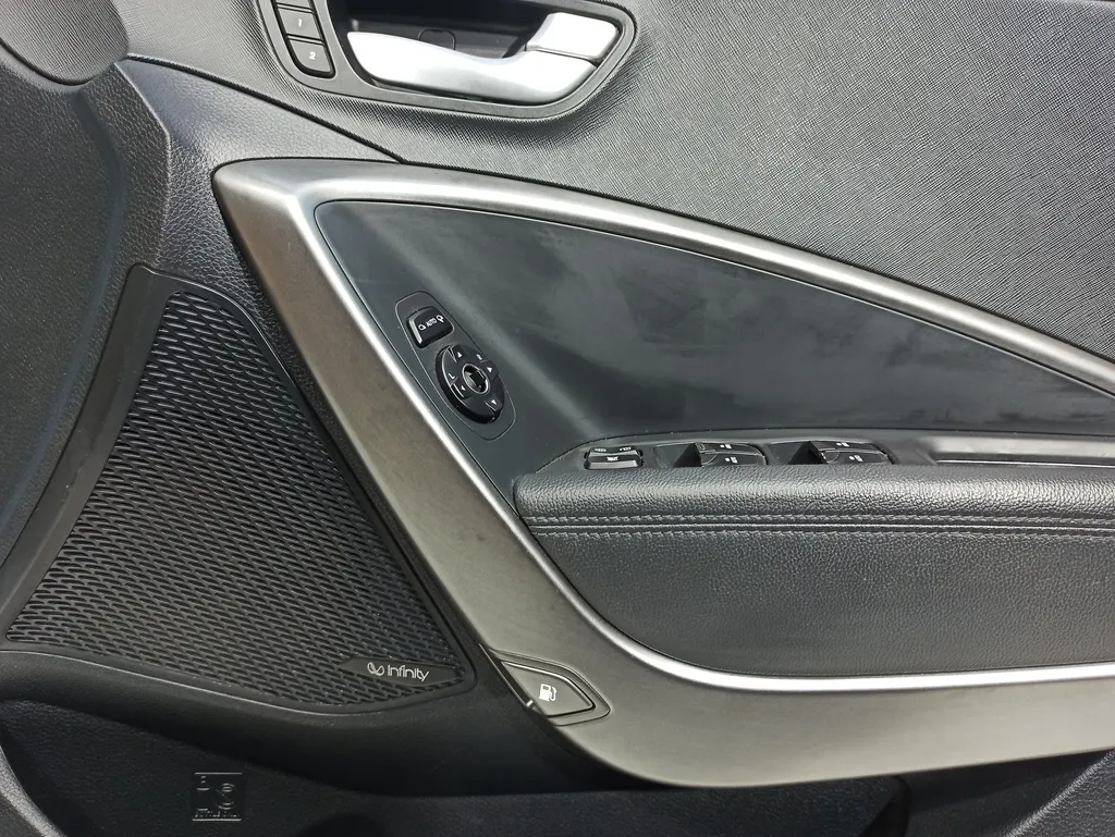 Обшивка двери передней правой Hyundai Santa Fe 3 DM 2015-2018 Рестайли