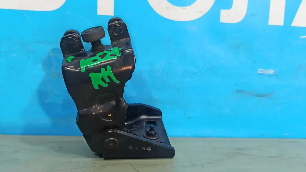 Ролик двери сдвижной средний Hyundai Grand Starex 2007-2015