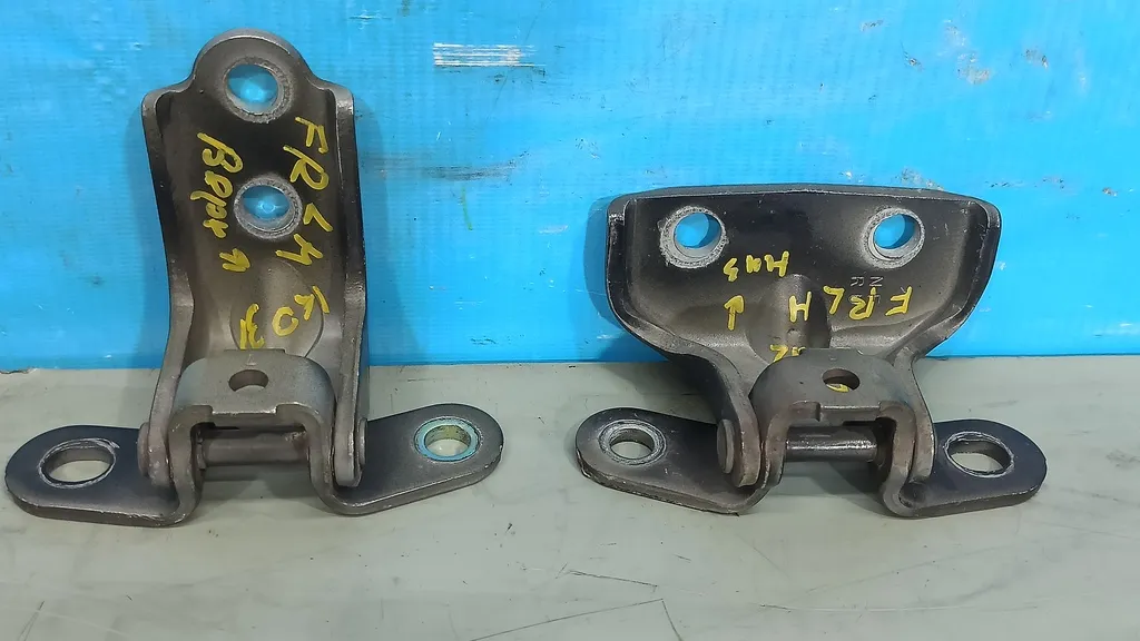 Петли двери передней левой Kia Ceed 2 JD 2015-2018