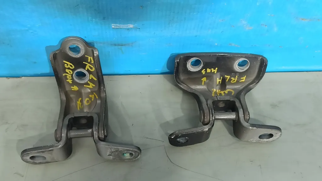 Петли двери передней левой Kia Ceed 2 JD 2015-2018