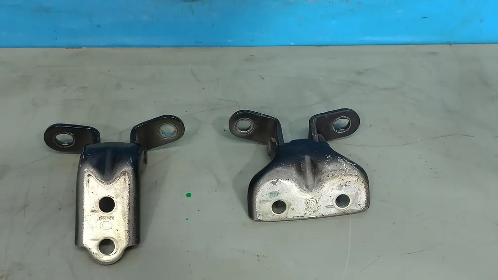 Петли двери передней левой Kia Ceed 2 JD 2015-2018