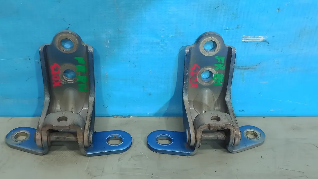 Петли двери передней Hyundai Tucson 3 2015-2018