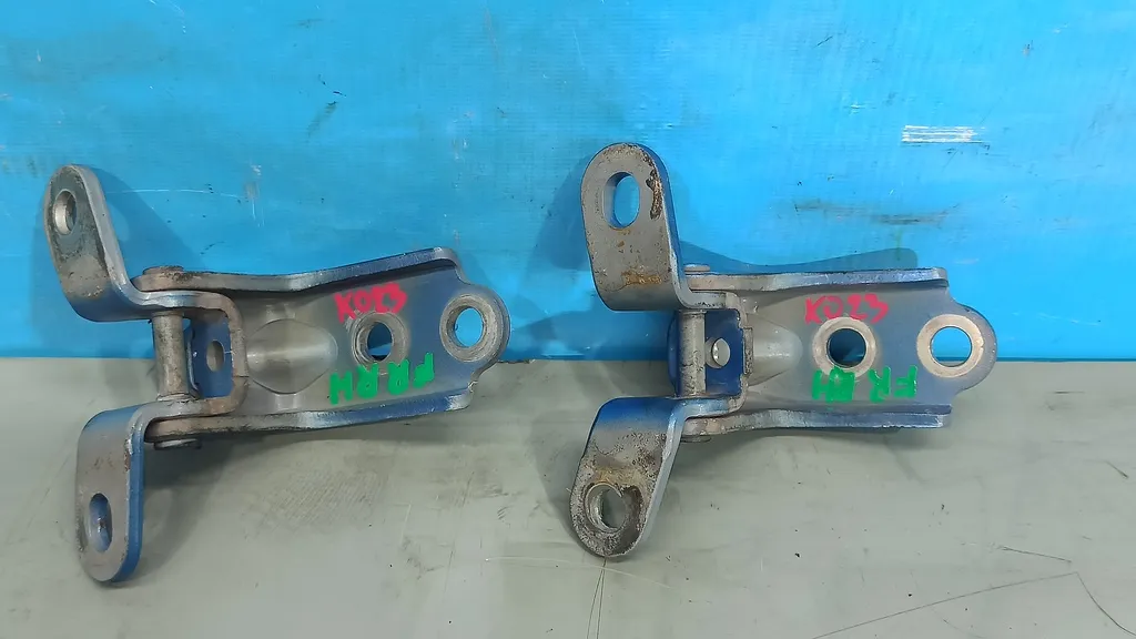 Петли двери передней Hyundai Tucson 3 2015-2018