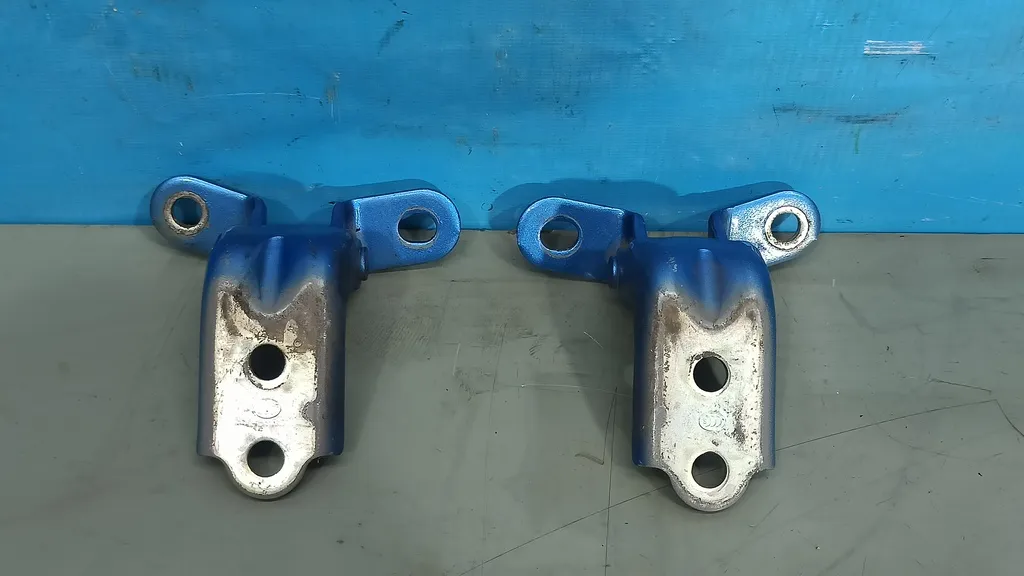 Петли двери передней Hyundai Tucson 3 2015-2018