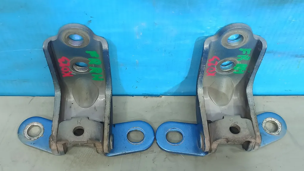 Петли двери передней Hyundai Tucson 3 2015-2018