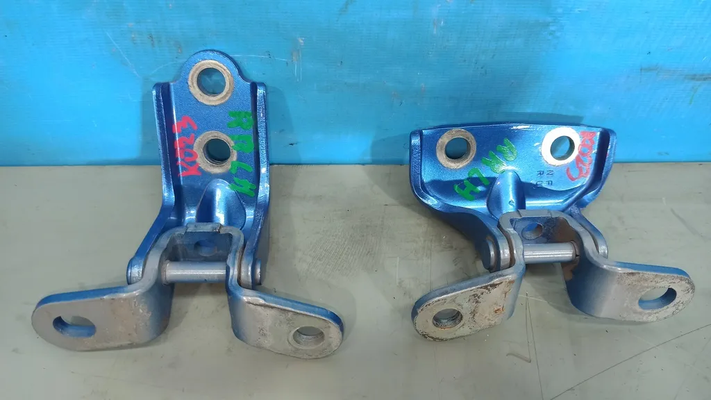 Петли двери задней левой Hyundai Tucson 3 2015-2018