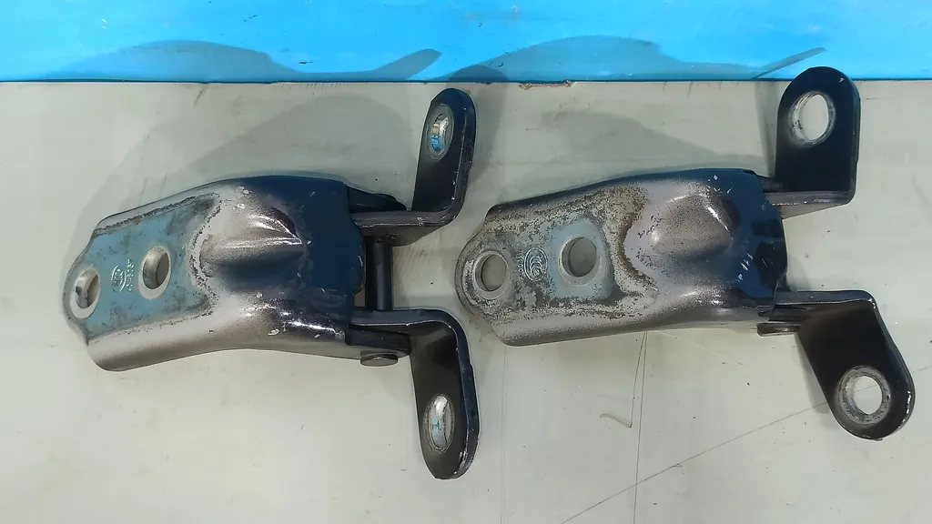 Петли двери передней правой Kia Ceed 1 2010-2012