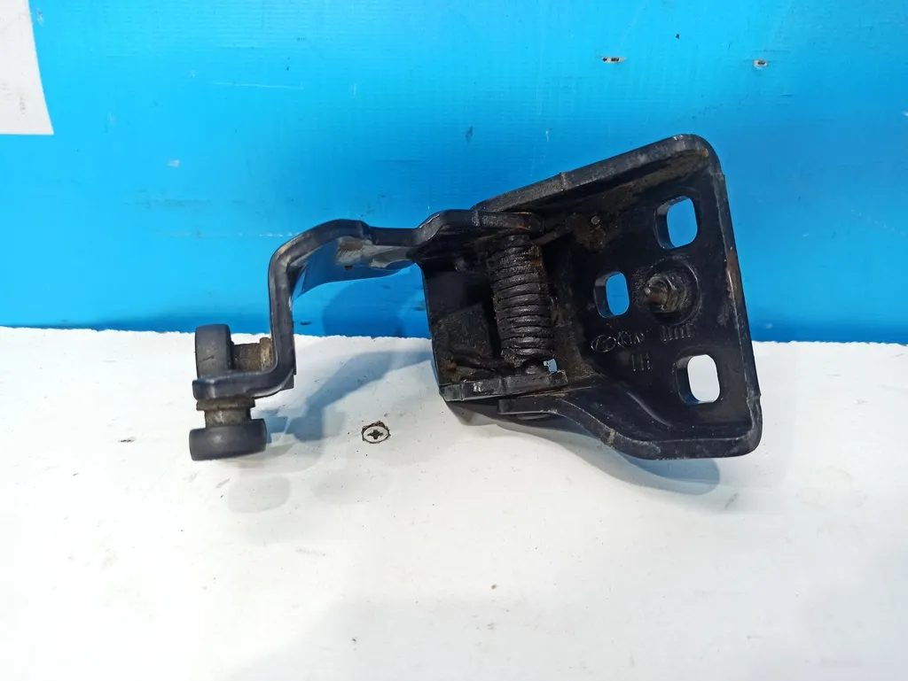 Ролик двери сдвижной средний Hyundai Grand Starex 2007-2015