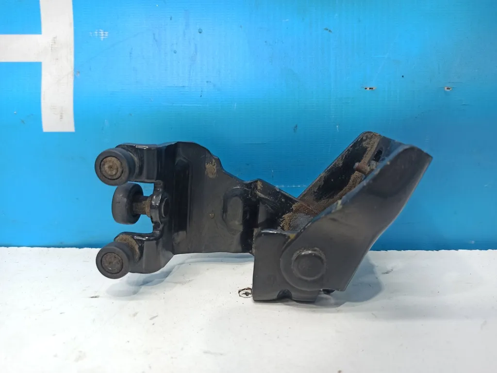 Ролик двери сдвижной средний Hyundai Grand Starex 2007-2015