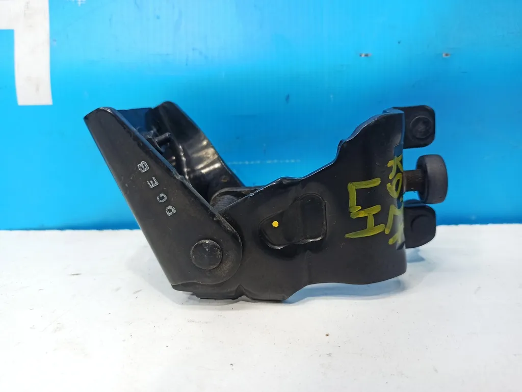 Ролик двери сдвижной средний Hyundai Grand Starex 2007-2015