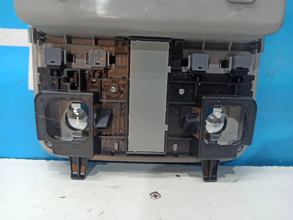 Плафон салонный передний Hyundai Grand Starex 2007-2015