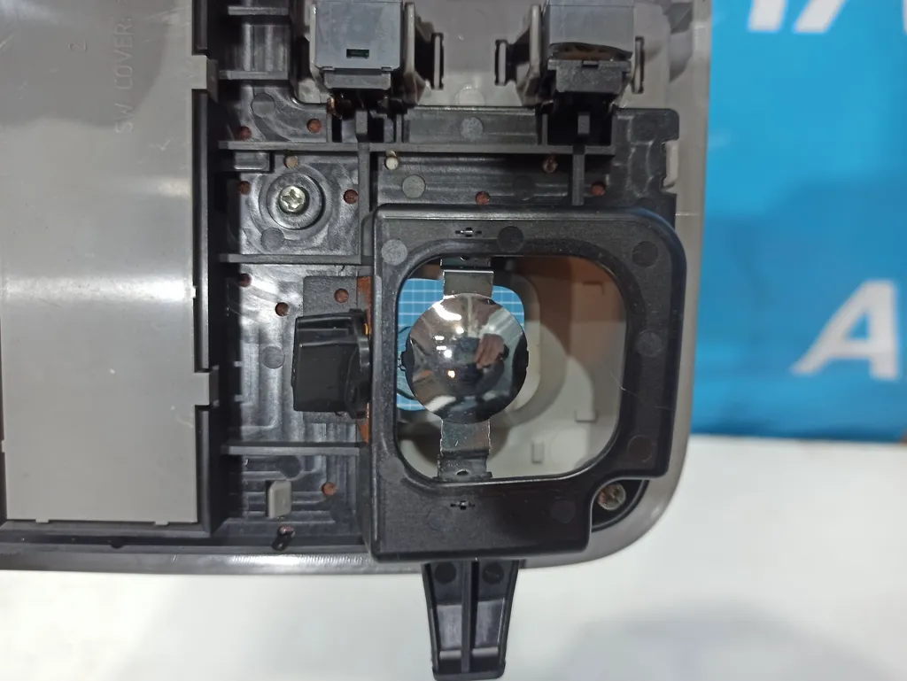 Плафон салонный передний Hyundai Grand Starex 2007-2015