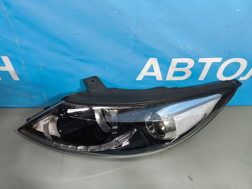 Фара левая Kia Sportage 3 2010-2014