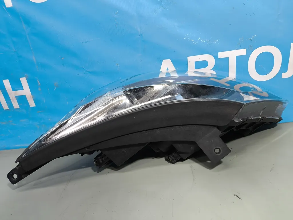 Фара левая Kia Sportage 3 2010-2014