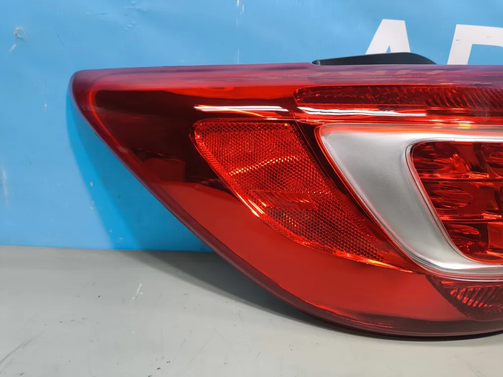 Фонарь внешний левый Kia Sportage 3 2010-2014