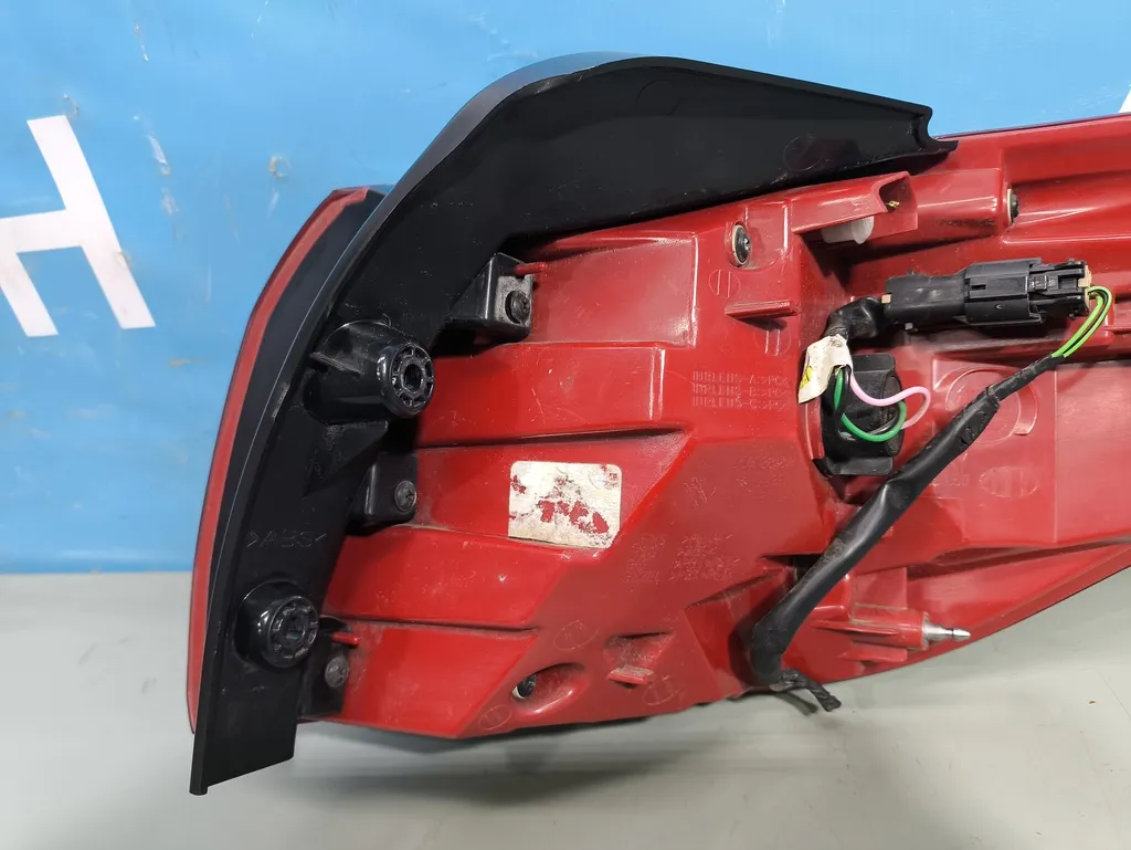 Фонарь внешний левый Kia Sportage 3 2010-2014