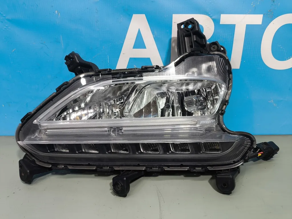 Фара противотуманная правая Hyundai Santa Fe 3 DM 2015-2018 Рестайлинг