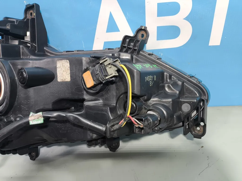 Фара противотуманная правая Hyundai Santa Fe 3 DM 2015-2018 Рестайлинг