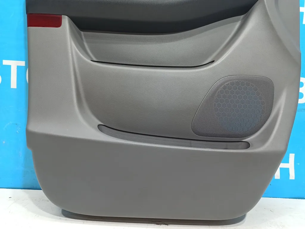 Обшивка двери передней левой Hyundai Grand Starex 2007-2015