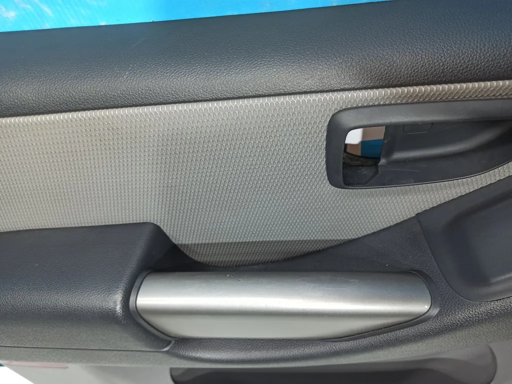 Обшивка двери передней левой Hyundai Grand Starex 2007-2015