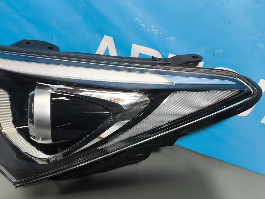 Фара левая Hyundai Santa Fe 3 DM 2015-2018 Рестайлинг